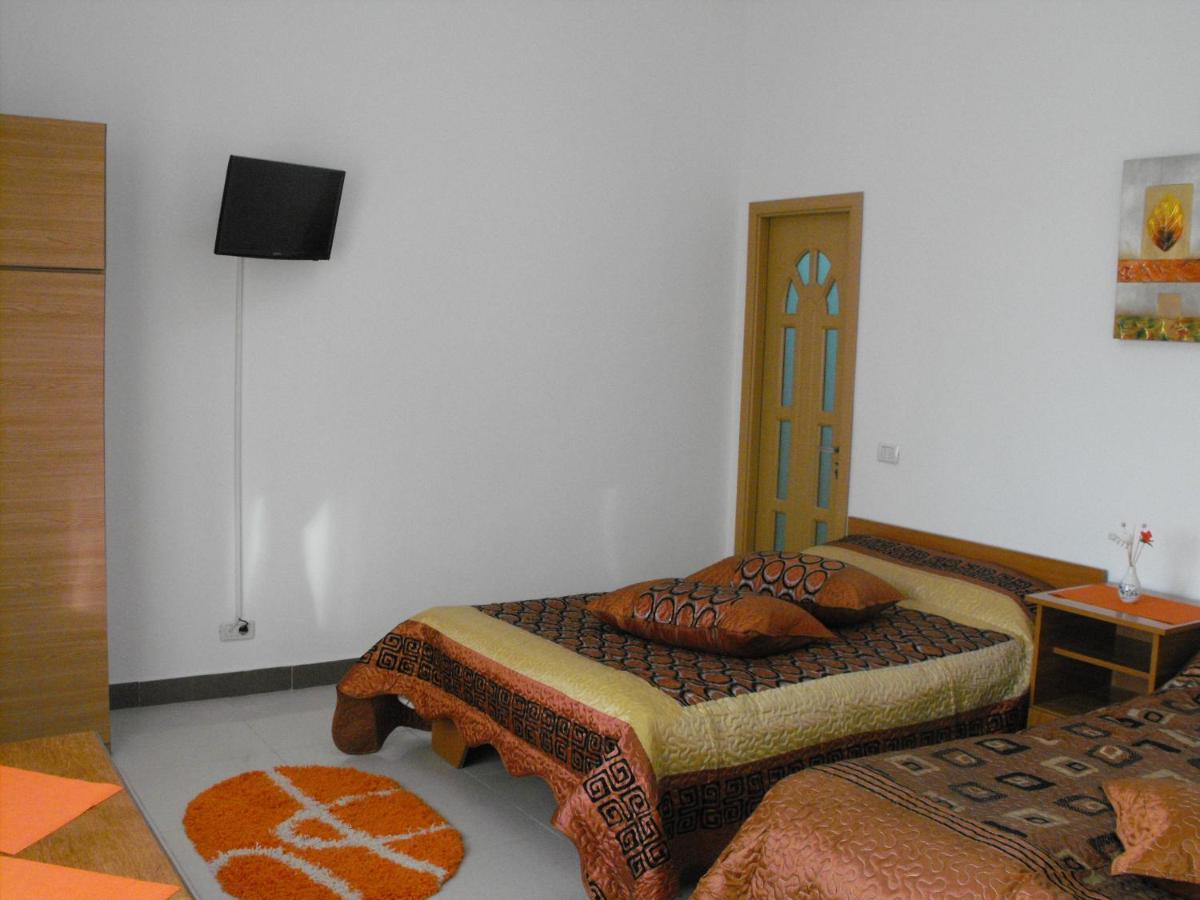 Casa Rustica Apart & Rooms Cîmpineanca Zewnętrze zdjęcie